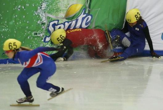 2002世界杯韩国之耻,韩国球迷挑衅国足被群殴后续