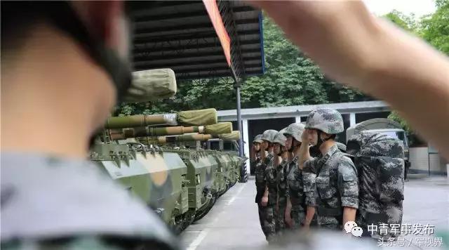 戈壁足球、火线飙车、特殊“彩蛋”快看，部队发生的这些事儿