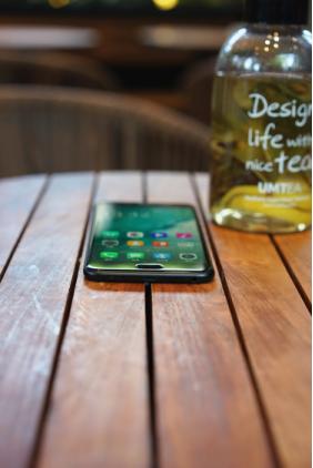 金立首款手机,金立的四摄手机s10