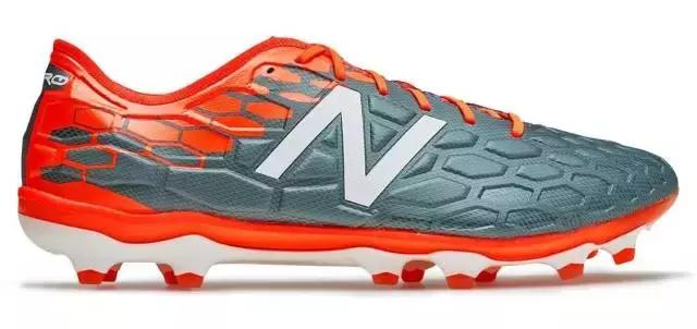 他们都穿什么篮球鞋,他们穿什么衣服翻译