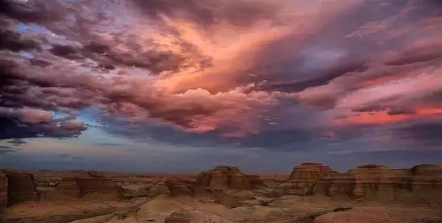 新疆南北疆大环线风景旅游专列,北京去新疆沿途风景