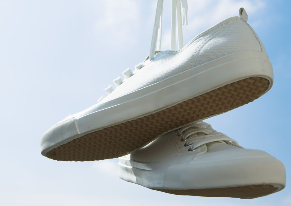 运动鞋发黄怎么处理最有效,运动鞋为什么会发黄