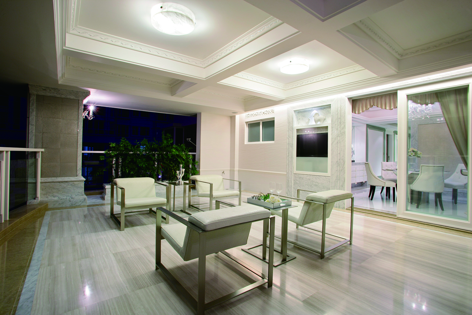 法式装修玻璃隔断房,郑州客厅玻璃隔断设计