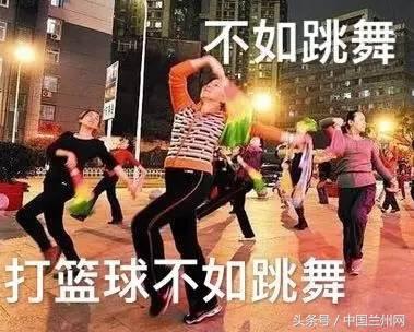 广场舞大妈和篮球小伙争场地后续,广场舞大妈和篮球小子终于对决了