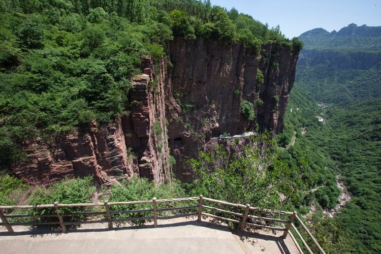 郭亮挂壁公路步行观景,郭亮挂壁公路世界奇迹