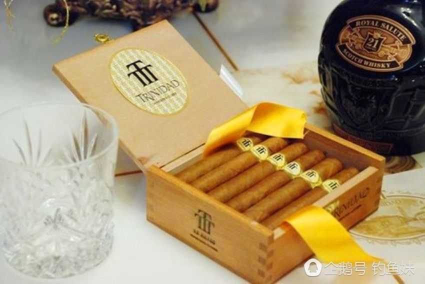 一盒香烟卖到68万，包装镀白金，镶嵌宝石！