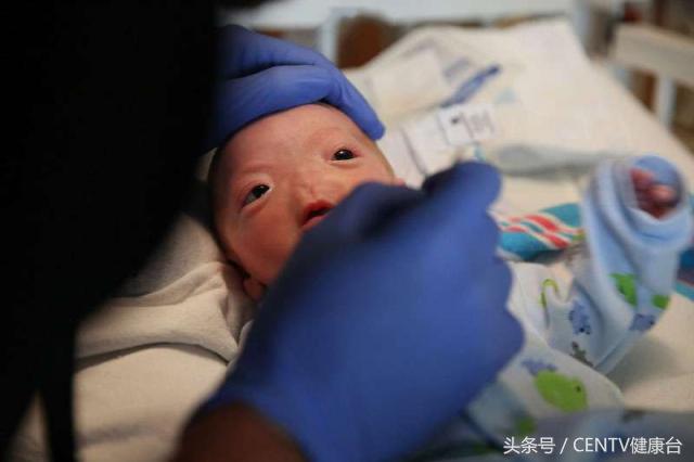 美国孩子刚出生没人带怎么办,美国婴儿出生不哭