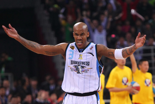 马布里当教练说中文吗,马布里谈国安球迷