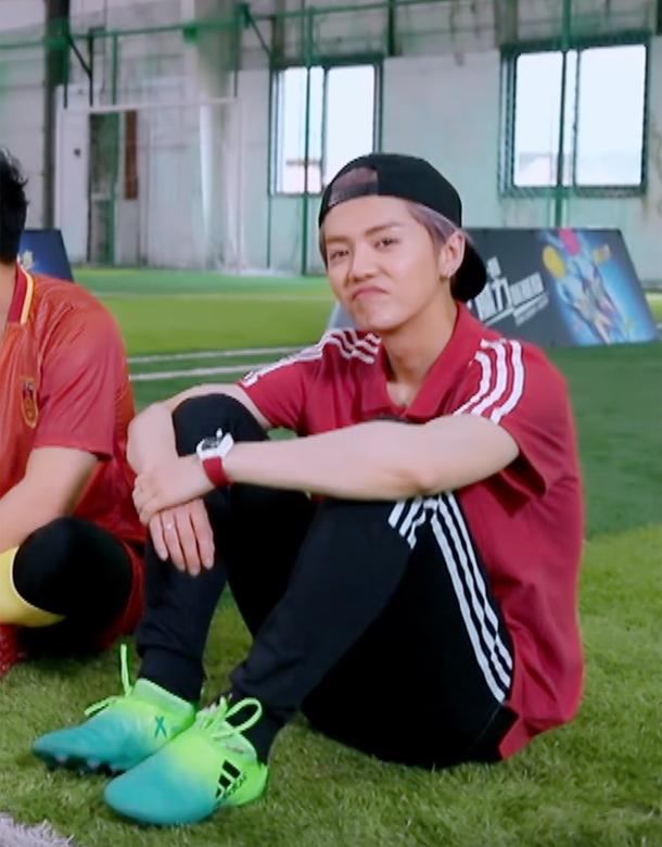 应采儿鹿晗名场面,鹿晗私下开车