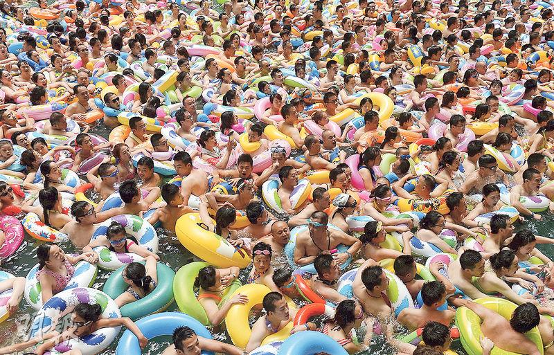 世界上最大的海浪泳池,世界上最大的泳池