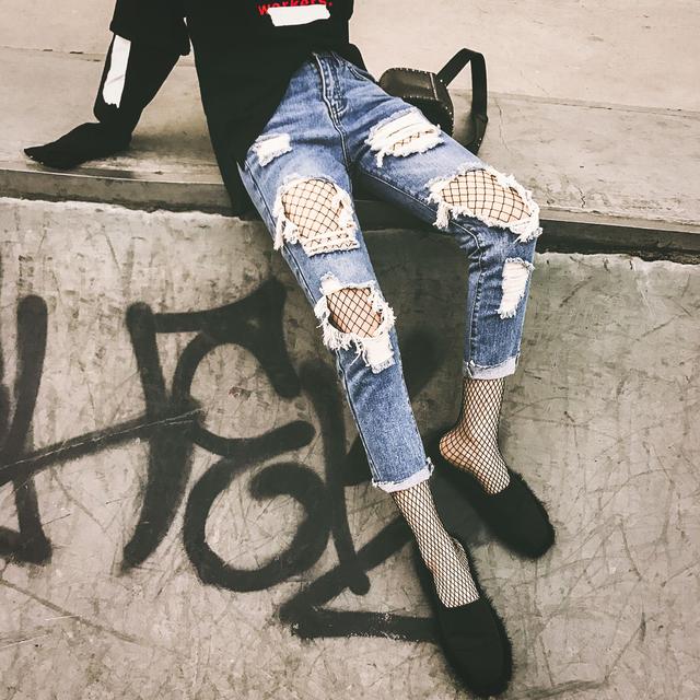 超舒服的一款牛仔裤,流行时尚百搭新款潮流破洞牛仔裤