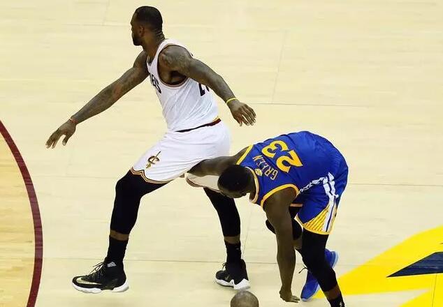 詹姆斯和jr打格林,jr詹姆斯打格林