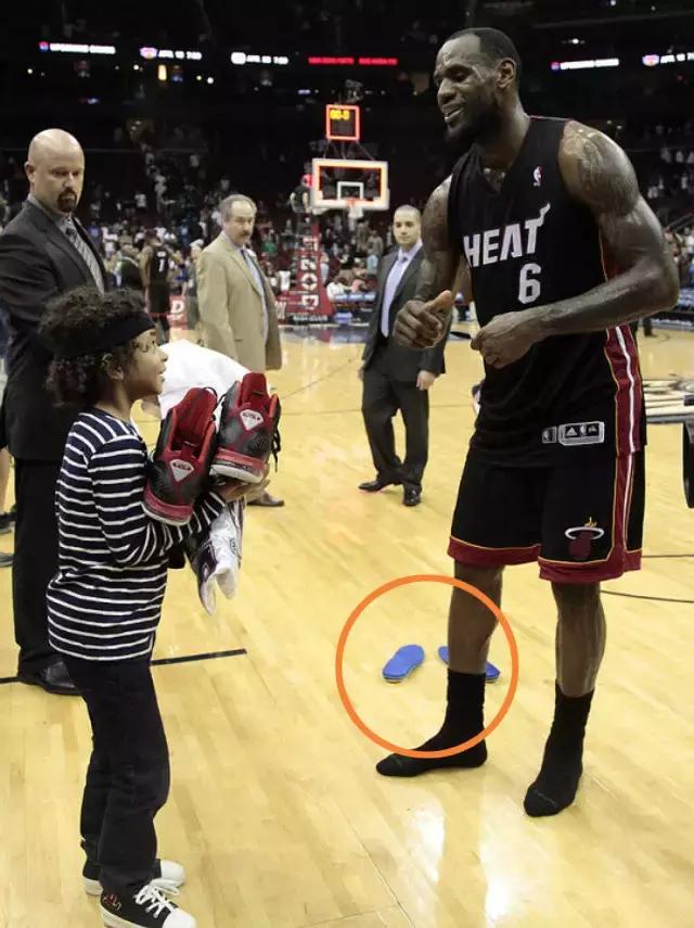 足弓和脚后跟痛怎么回事,长期走路脚掌痛鞋垫软还是硬