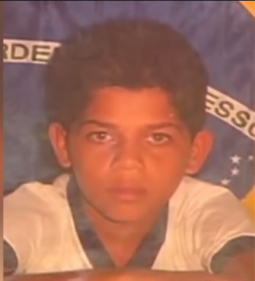 堕落和伟大的距离只有一根香蕉，阿尔维斯的热血奋斗史！