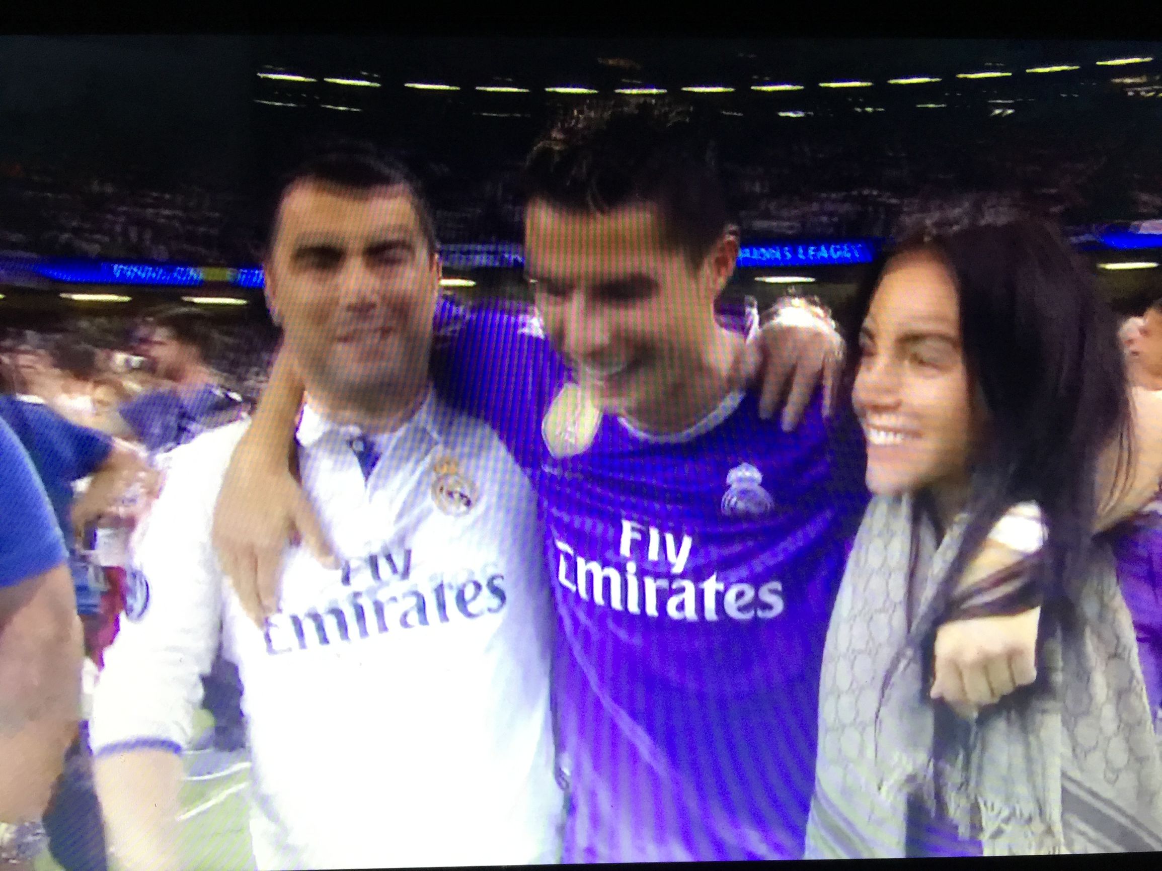 17-18欧冠皇马vs尤文图斯回放,2022欧冠皇马夺冠伯纳乌现场