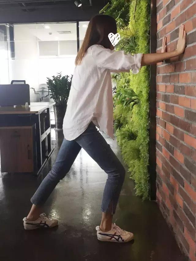 足弓和脚后跟痛怎么回事,长期走路脚掌痛鞋垫软还是硬