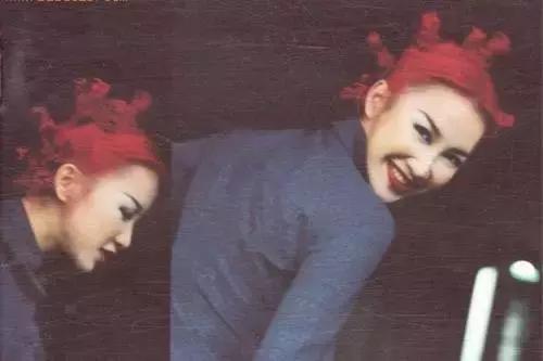 连贝克汉姆都为她牵马？最具国际范儿的超豪华朋友圈套餐曝光！