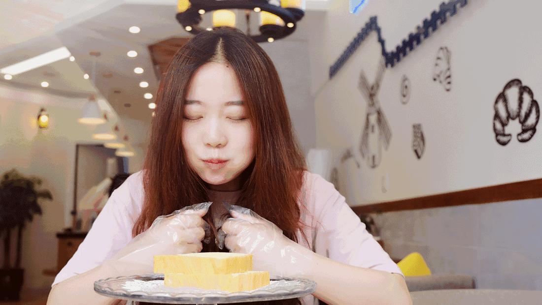 西南第一家吐司专门店，一出炉10分钟抢光！