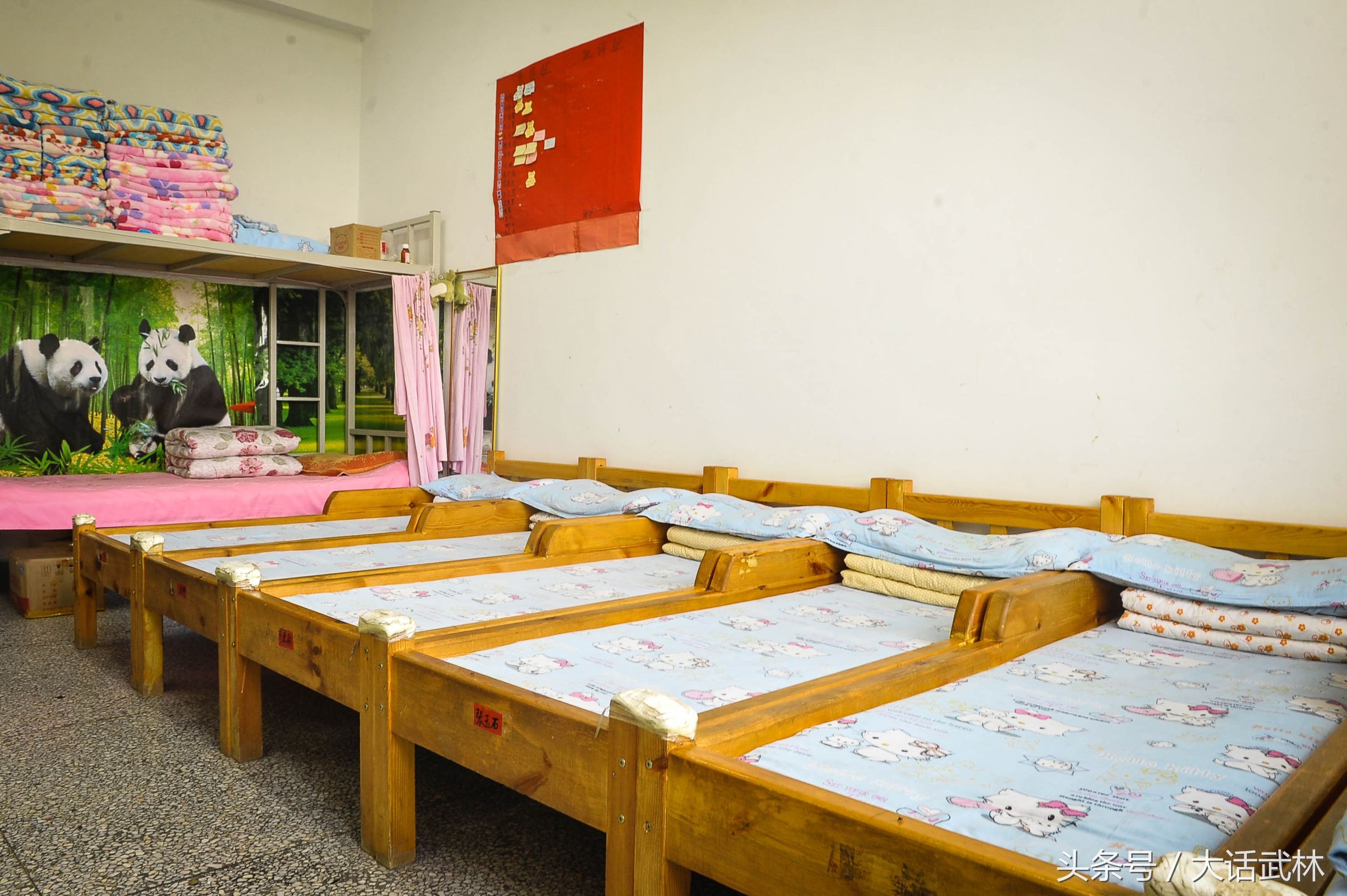 武校小孩子训练日常,武校孩子的照片