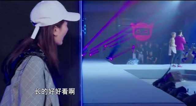 乔欣鹿晗奔跑,鹿晗不接乔欣花球视频