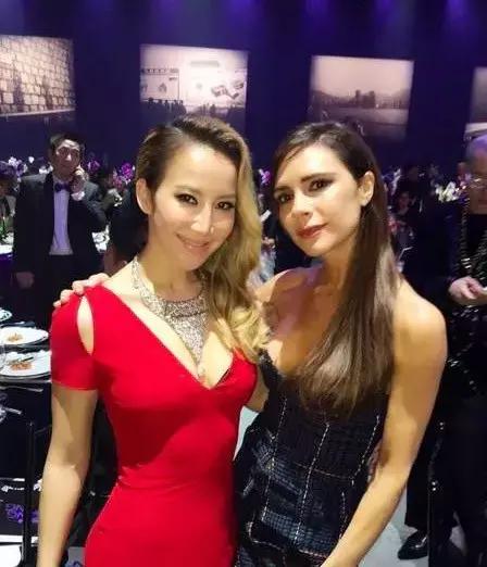 连贝克汉姆都为她牵马？最具国际范儿的超豪华朋友圈套餐曝光！