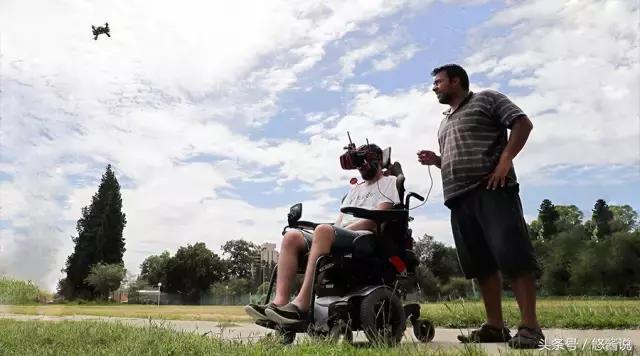 与梅西在VR中对战会动的照片一秒让你脱离麻瓜世界