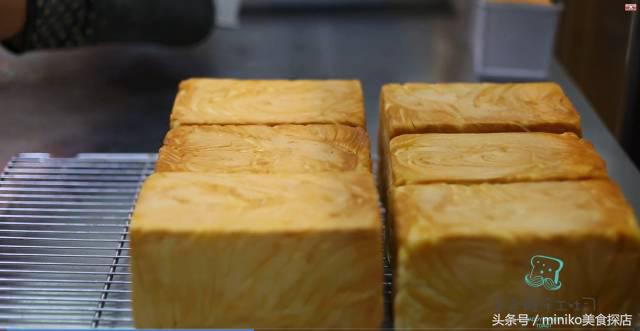 西南第一家吐司专门店，一出炉10分钟抢光！