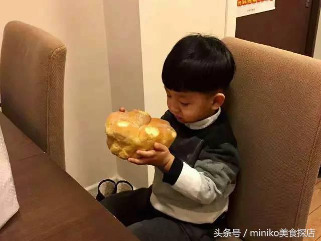 西南第一家吐司专门店，一出炉10分钟抢光！