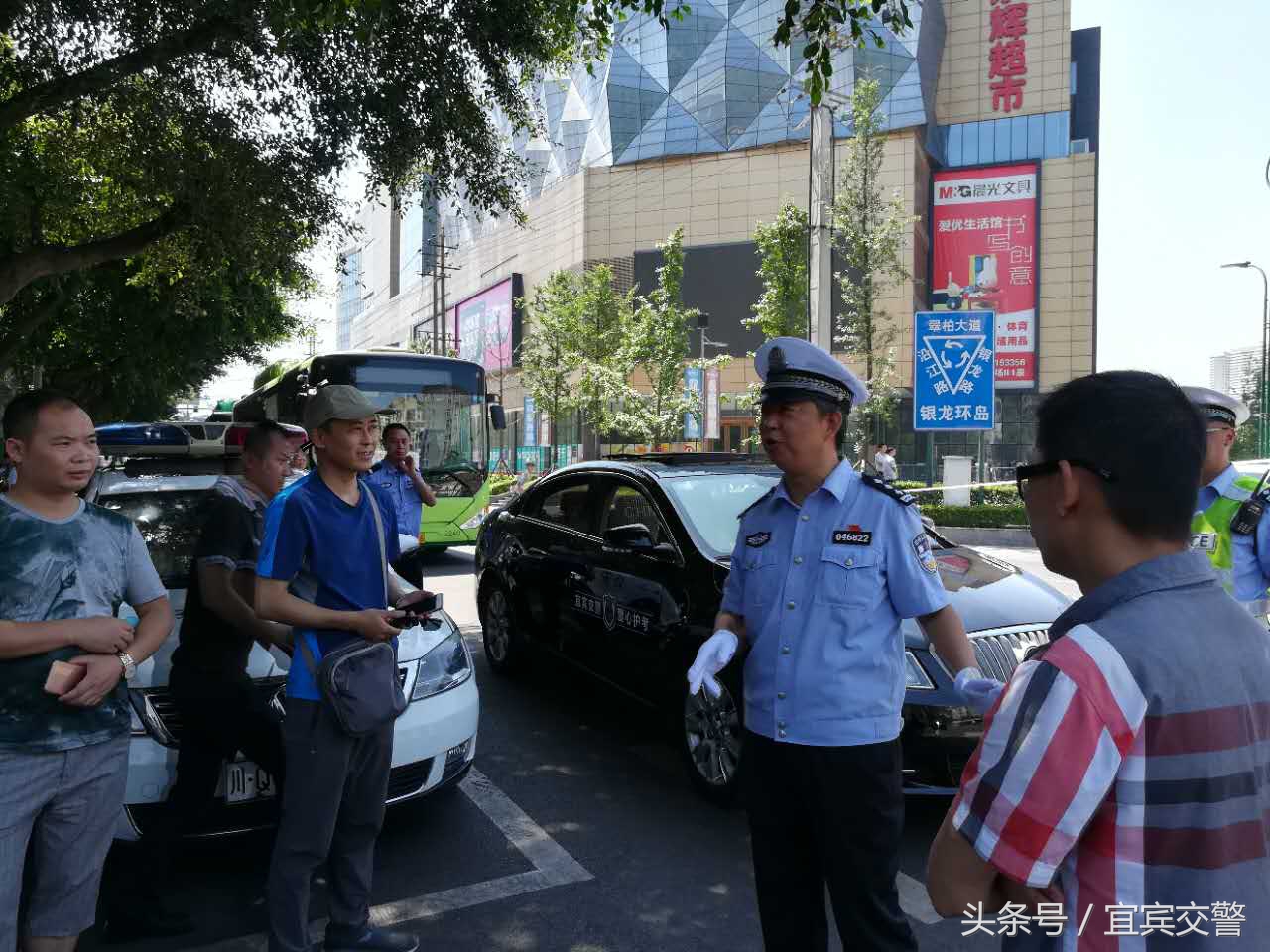 郑州爱心护考交警同行,爱心助考交警同行