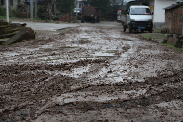 二手车是买里程少的还是年限短的,买二手车看里程还是看配置