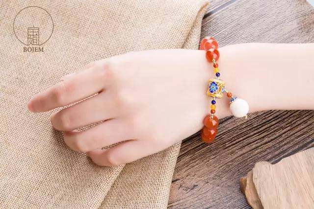 南红手串会升值吗,南红手串多年后有变化