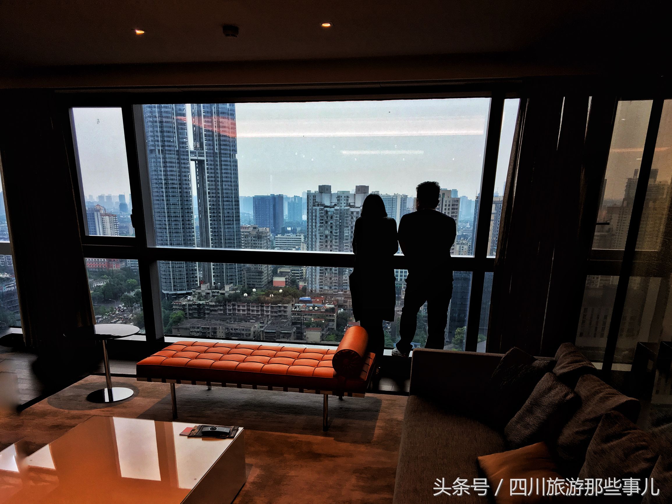 和领事、CEO做邻居，揭秘这家成都最贵的服务式公寓