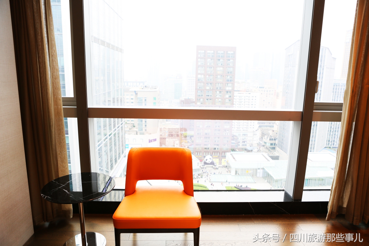 和领事、CEO做邻居，揭秘这家成都最贵的服务式公寓