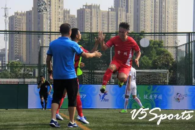 草根选手也能踏上全运会赛场,草根足球队夺联赛冠军