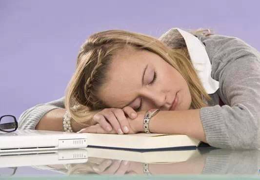 午睡怎么睡最佳时间,午睡养心养生方法