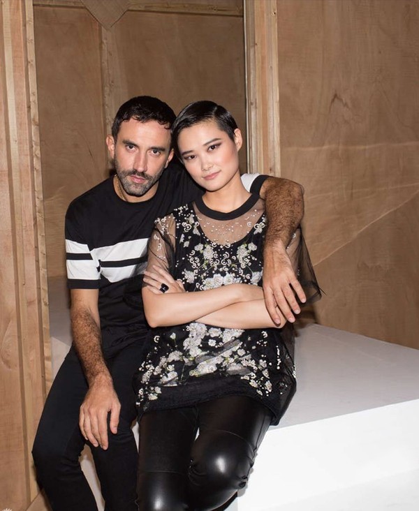 前卫华丽背后是谦虚勤恳这样的春春值得拥有更多