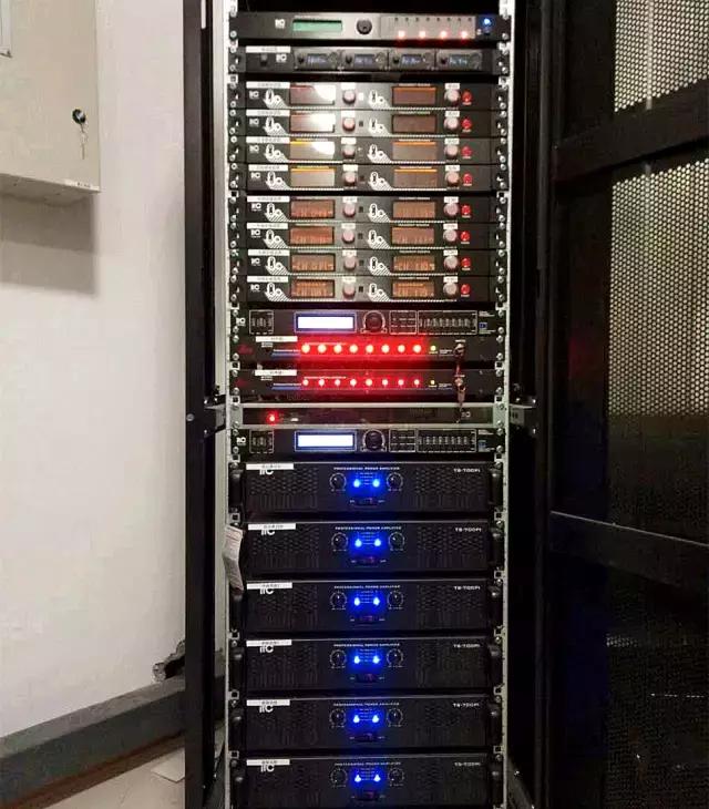 青岛黄岛一中成功应用体育馆扩声系统