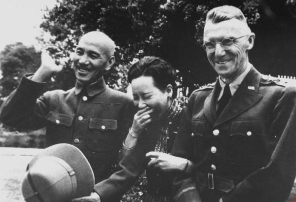 从“坚韧战士”到“虚伪的独裁者”：蒋介石在国际上为何狂掉粉？