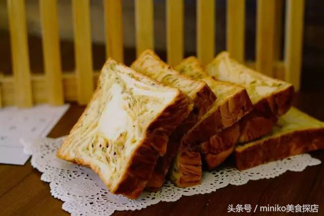 西南第一家吐司专门店，一出炉10分钟抢光！