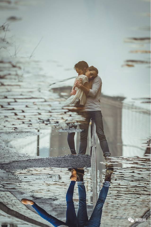 一群芭蕾舞者走上街头,一群芭蕾舞者视频