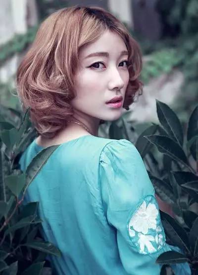 发际线低的女生适合什么发型,45岁女人发际线低适合什么发型