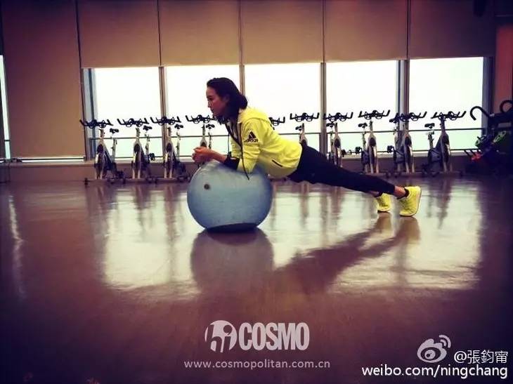 时髦办｜想运动时髦两不误？你可能只差这条legging了……