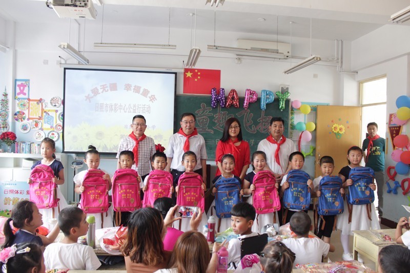 庆六一迎端午关爱留守儿童,庆六一送新衣公益活动