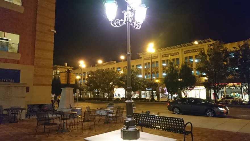 索尼xperia1iii对比三星s21u,小内存