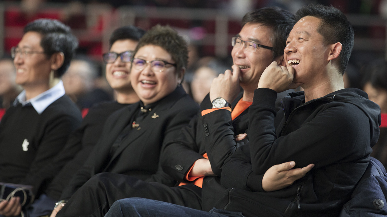 这个科技圈男人只唱了一首歌就让亿万人沉默韩红盛一伦只是陪衬