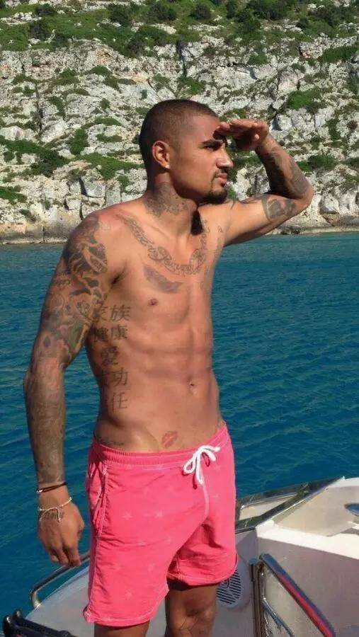 有藏文纹身的球星,有汉字纹身的球星