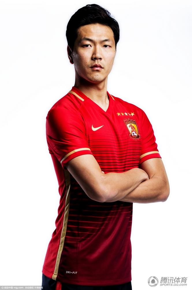 广州恒大新赛季官方写真照图片,恒大赛季最霸气的海报