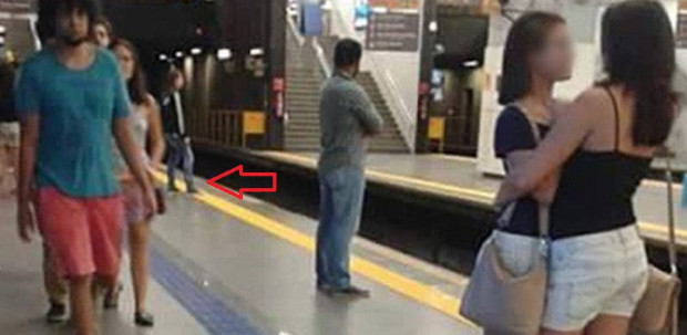 两个女生牵手真实照片,情侣相抱相拥真实图片