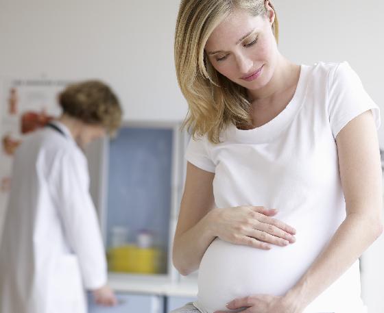 孕妈半夜羊水破了怎么办,孕妈如果在家羊水提前破了怎么办