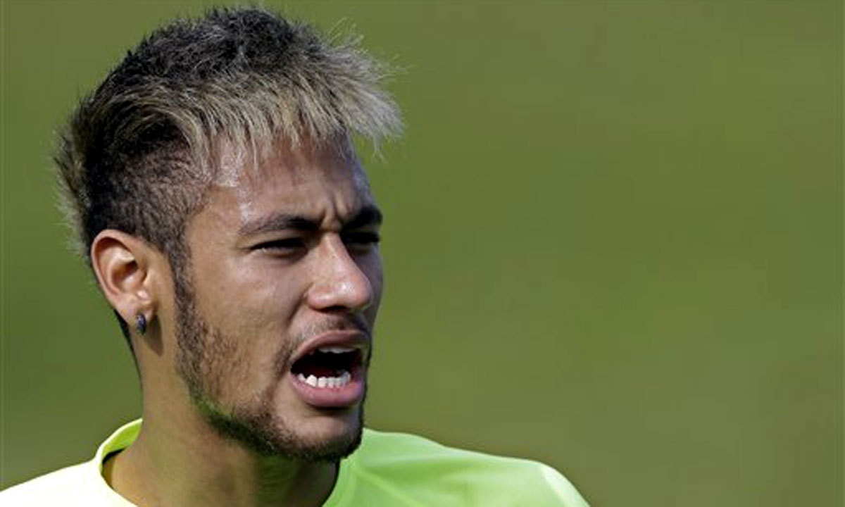 百变发型：洗剪吹男神内马尔的时尚之路